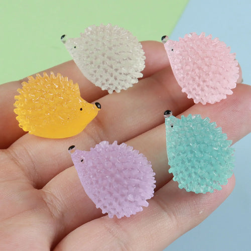 10/100PC Luminous Mini Resin Hedgehogs Figures Glow in The Dark Tiny Resin Hedgehogsfor Dollhouse Micro Landscape DIY Home Decor